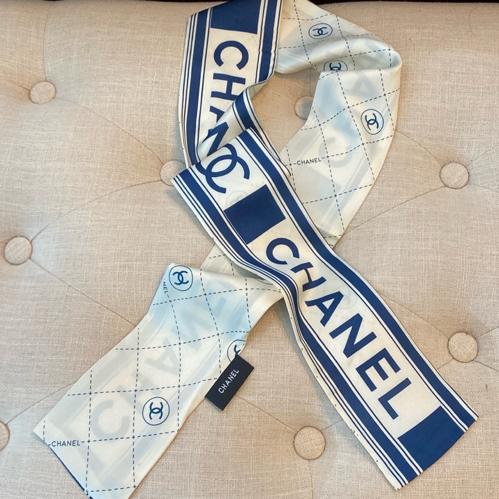 Blue & Ivory twilly